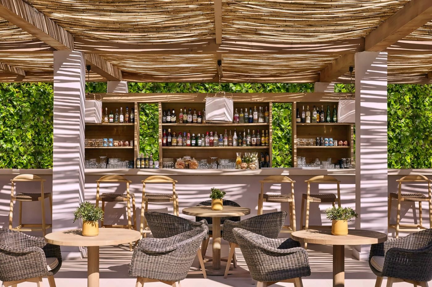 Ikos Porto Petro
