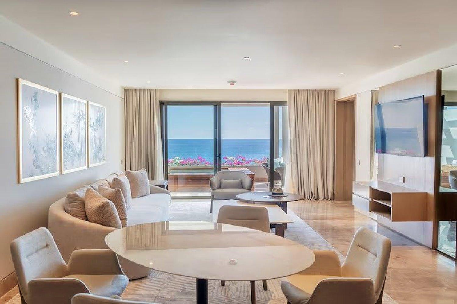 Grand Class Suite