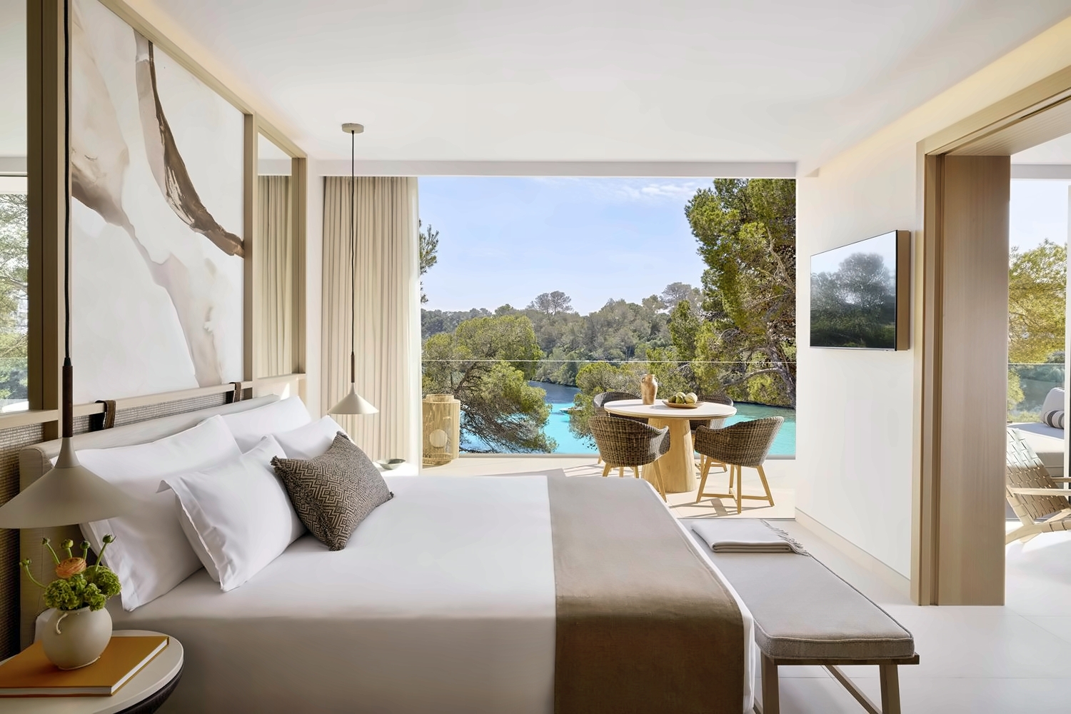 Deluxe Partial Sea View Suite