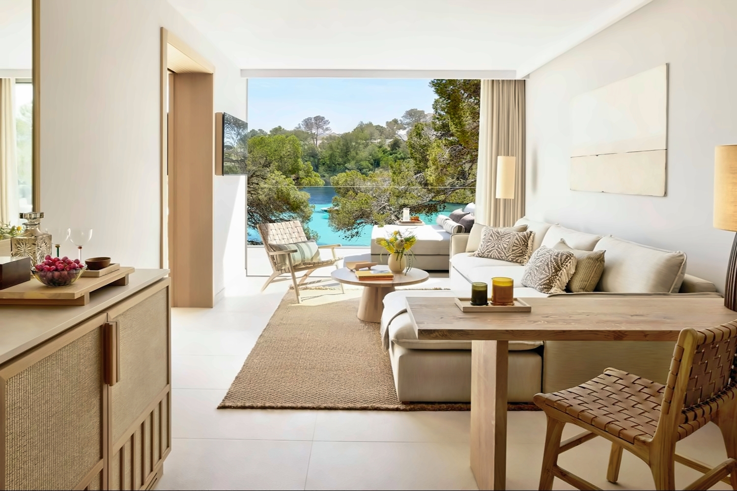 Deluxe Sea View Suite