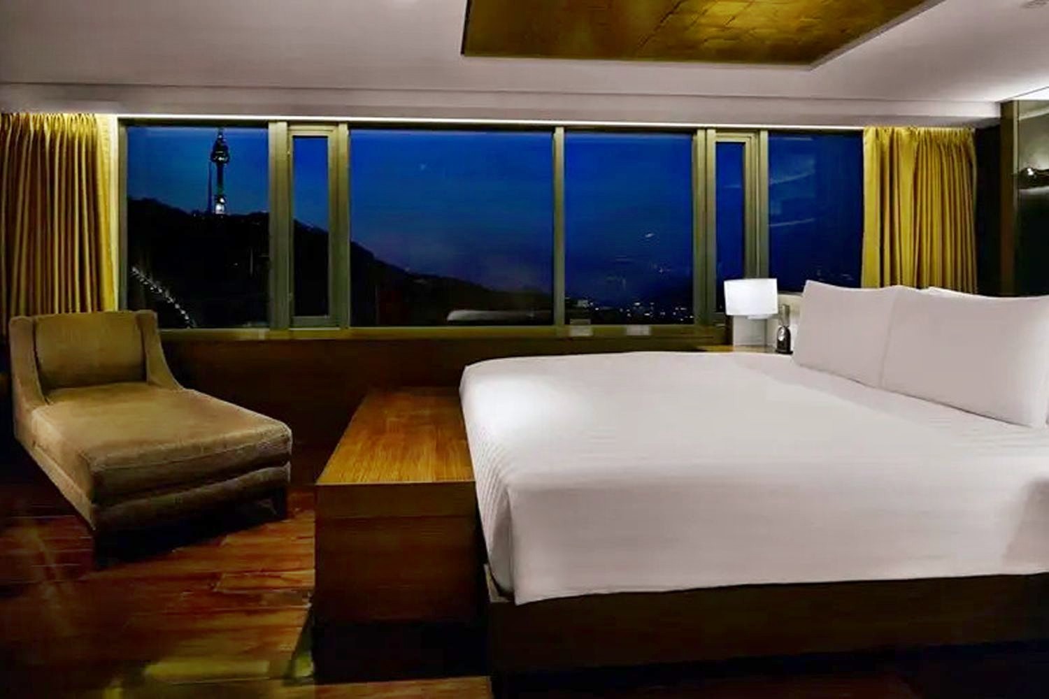 Grand Premier Pool Suite