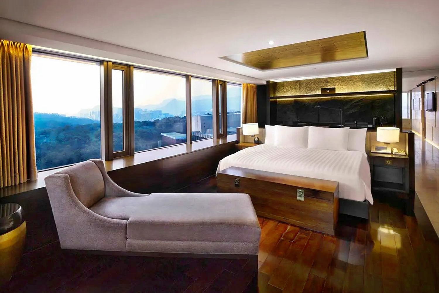 Grand Premier Pool Namsan View Suite
