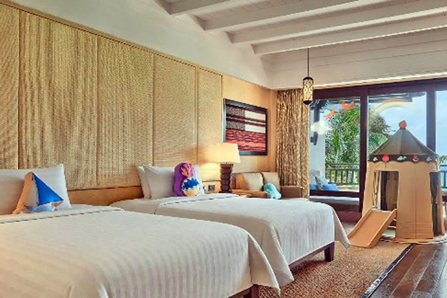Questers Premier Family Seaview Room