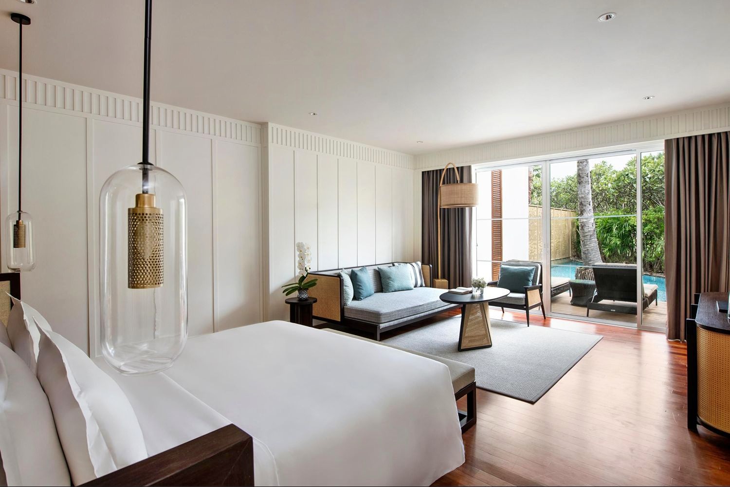 Famliy Pool Suite