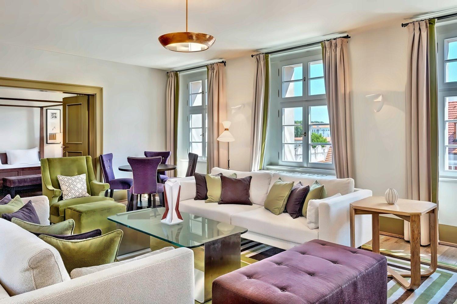 Deluxe Sundial Garden View Suite
