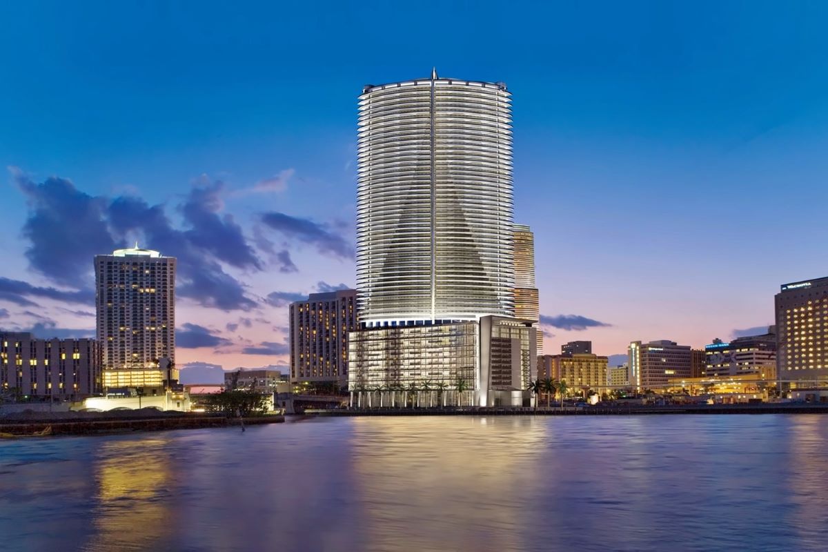 Miami Luxury Hotels Beach Design District And Pool Logic