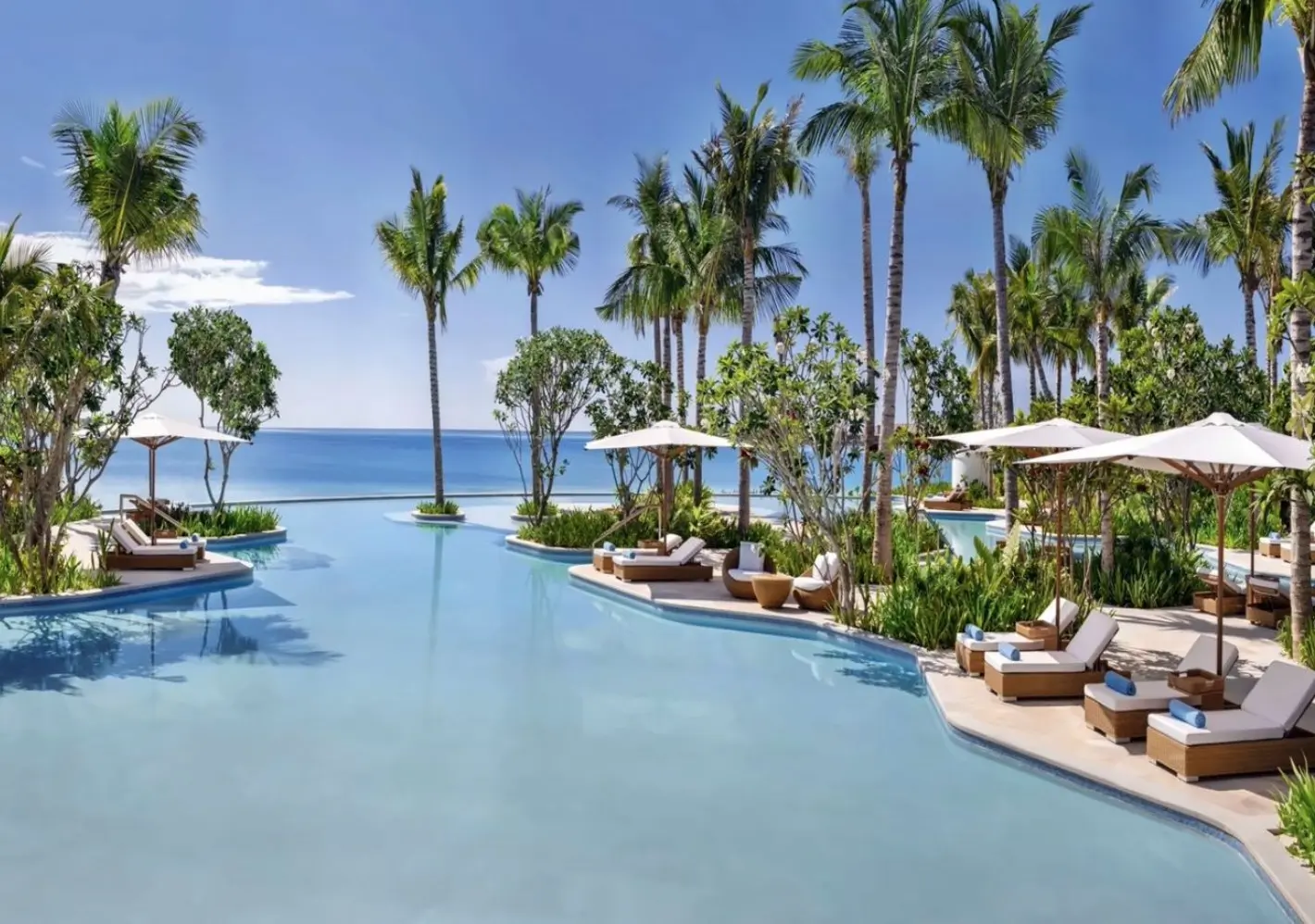 Waldorf Astoria Maldives Ithaafushi pool facing the Indian Ocean