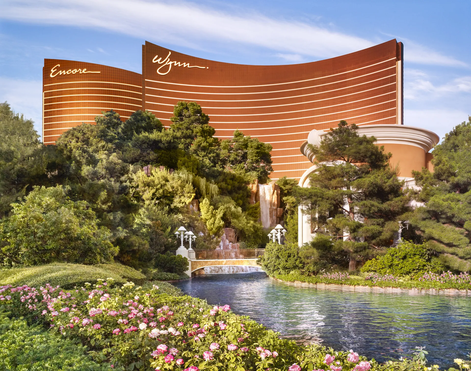 Las Vegas Luxury Hotels Strip Views Suites And Resort Energy
