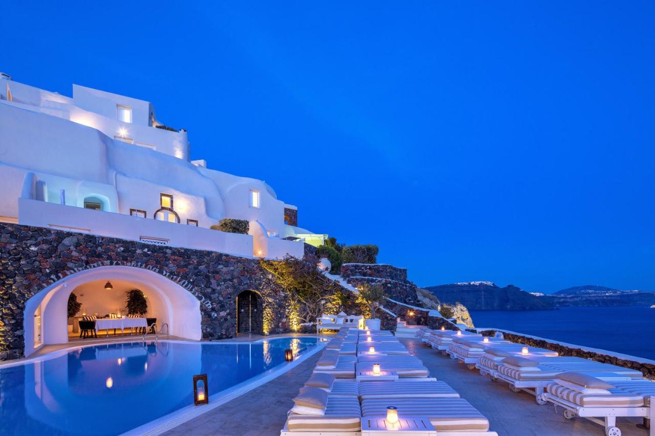 Santorini Luxury Hotels  Caldera Views  Privacy And Timing