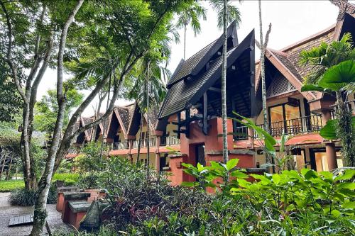 Unique Luxury Hotels The Stays Worth Planning Around