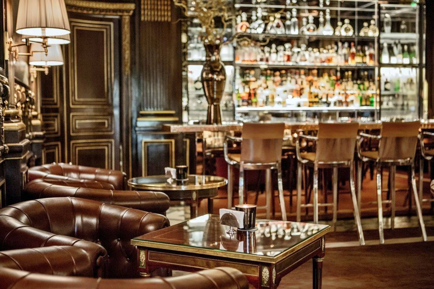 Bar 228 at Le Meurice Paris with deep leather armchairs piano and classic palace-hotel atmosphere