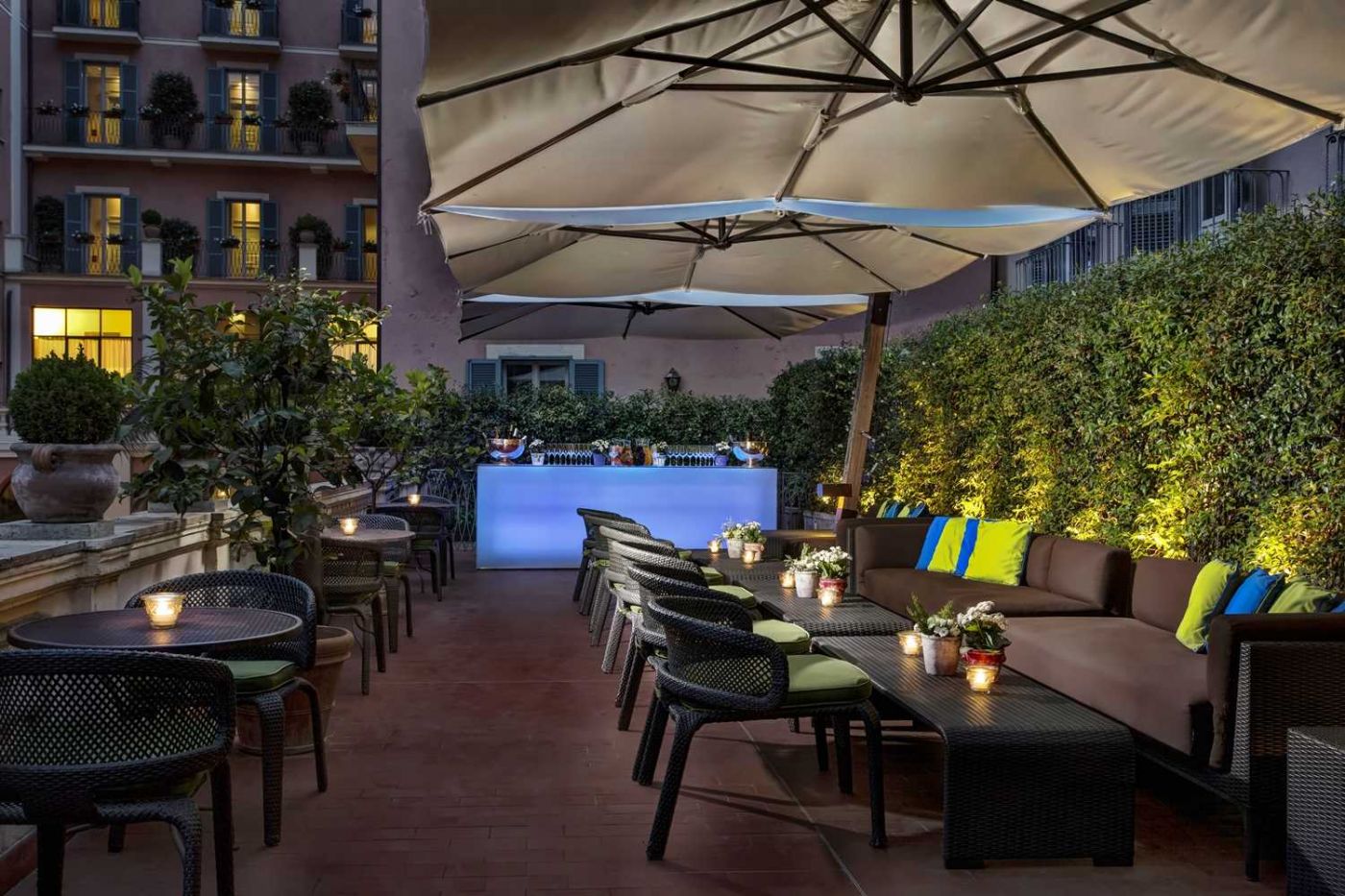 Stravinskij Bar at Hotel de Russie Rome in a refined garden courtyard setting